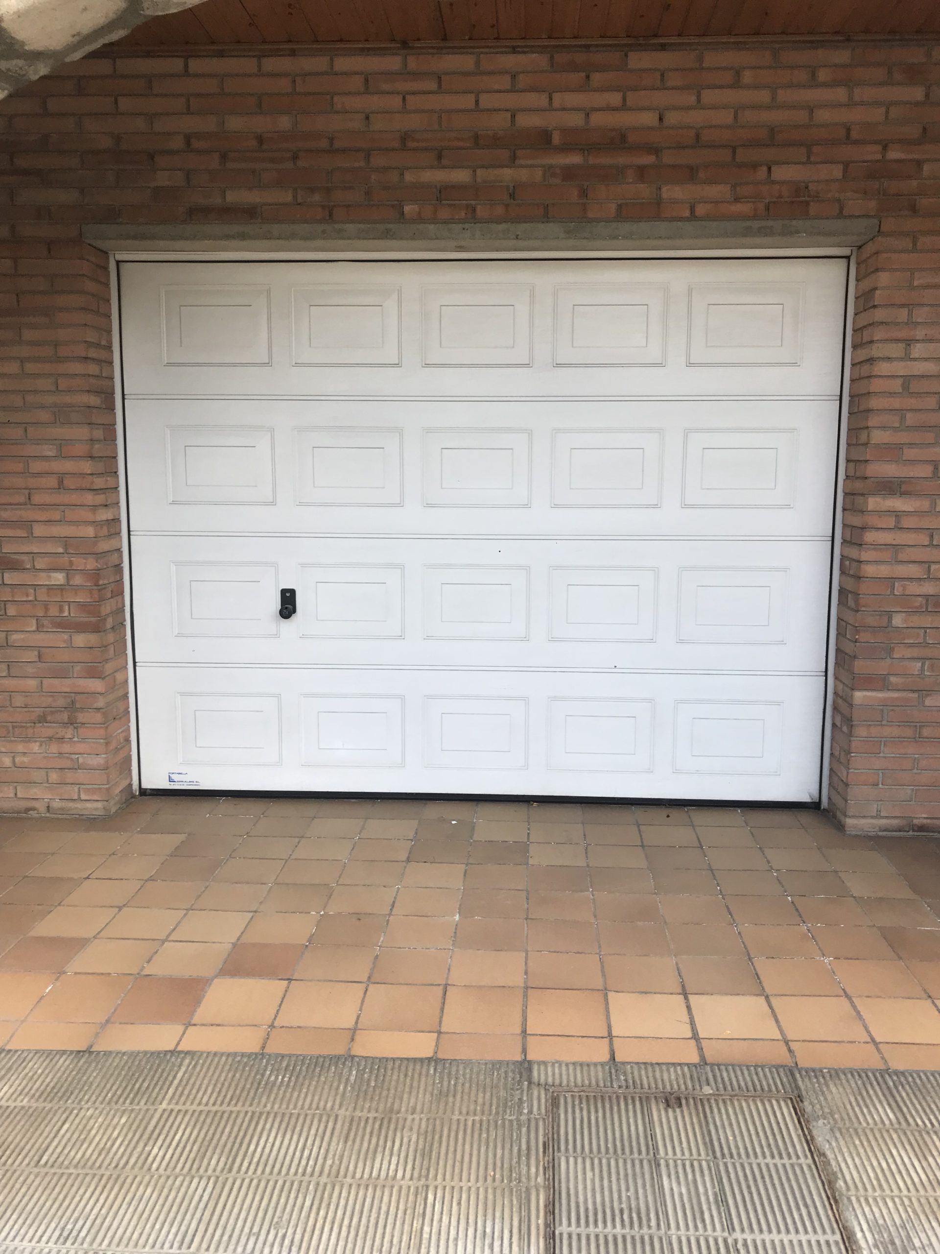 puerta garaje descolgada